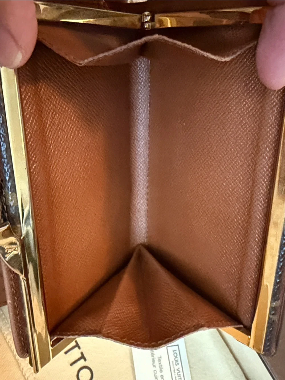 LOUIS VUITTON (kisslock)